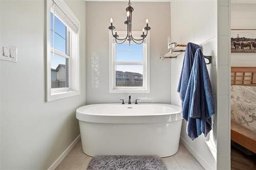 21 Glacier Bay, Steinbach, MB - Indoor Photo Showing Bathroom