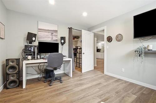 21 Glacier Bay, Steinbach, MB - Indoor Photo Showing Office