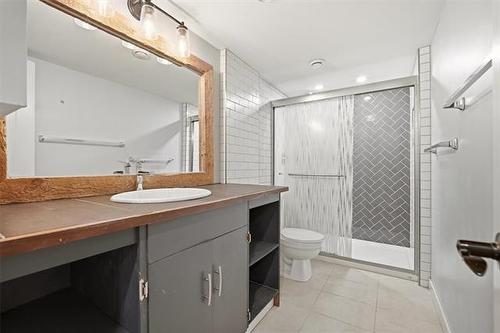 21 Glacier Bay, Steinbach, MB - Indoor Photo Showing Bathroom