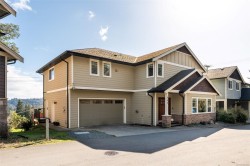 942 Arngask Ave Langford, BC V9B 5X7