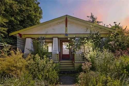 4155 North Rd, Saanich, BC 