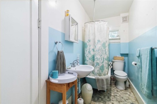 4155 North Rd, Saanich, BC 