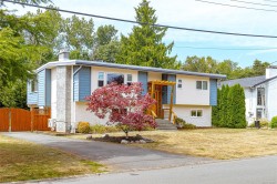 9480 Maryland Dr Sidney, BC V8L 2R6