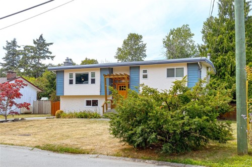 9480 Maryland Dr, Sidney, BC 