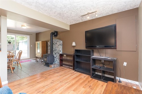 9480 Maryland Dr, Sidney, BC 