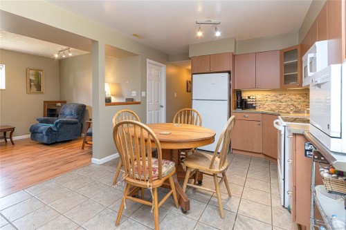 9480 Maryland Dr, Sidney, BC 