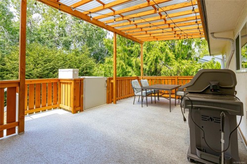 9480 Maryland Dr, Sidney, BC 