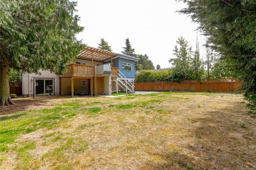 9480 Maryland Dr, Sidney, BC 