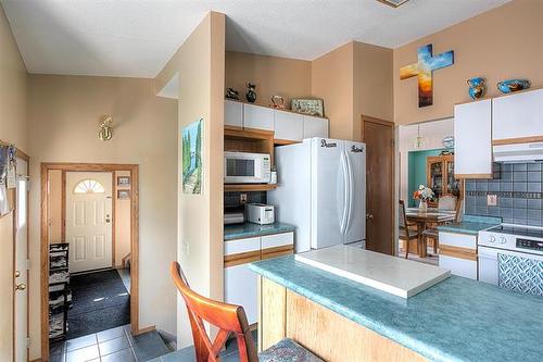 26 Bellemer Dr, Winnipeg, MB - Indoor Photo Showing Kitchen
