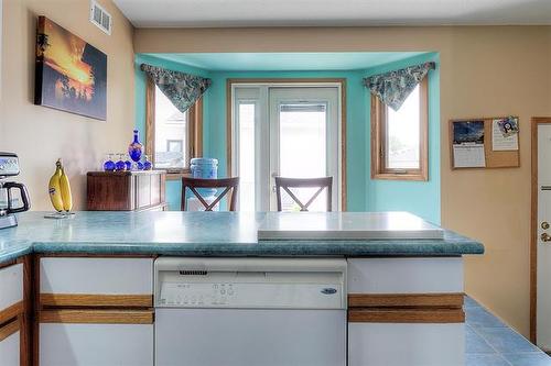 26 Bellemer Dr, Winnipeg, MB - Indoor Photo Showing Kitchen
