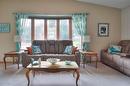 26 Bellemer Dr, Winnipeg, MB  - Indoor Photo Showing Living Room 