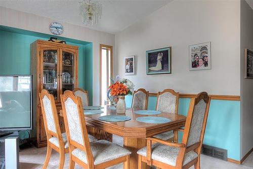 26 Bellemer Dr, Winnipeg, MB - Indoor Photo Showing Dining Room