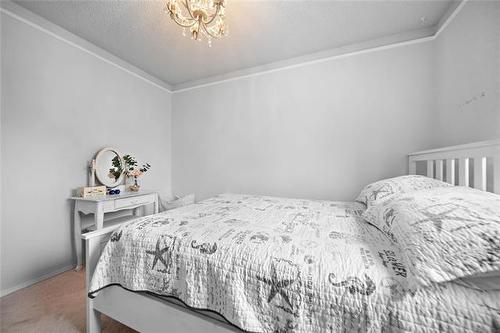 103 Poplynn Dr, Winnipeg, MB - Indoor Photo Showing Bedroom