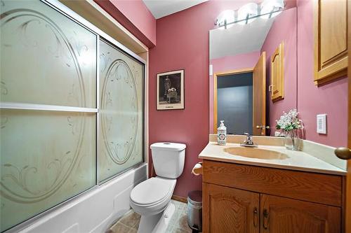 103 Poplynn Dr, Winnipeg, MB - Indoor Photo Showing Bathroom