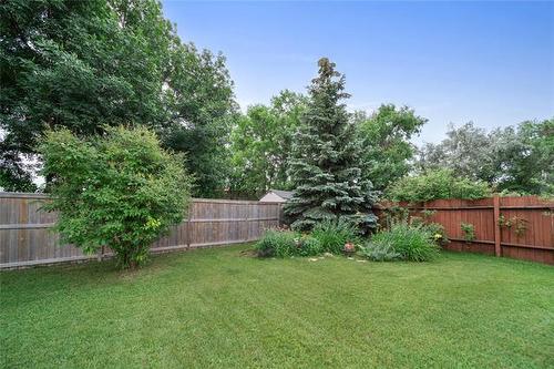103 Poplynn Dr, Winnipeg, MB - Outdoor With Backyard
