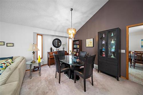 103 Poplynn Dr, Winnipeg, MB - Indoor Photo Showing Dining Room