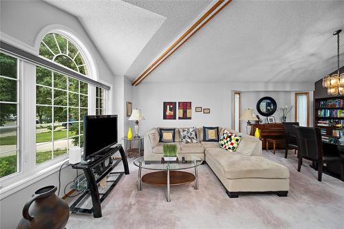 103 Poplynn Dr, Winnipeg, MB - Indoor Photo Showing Living Room