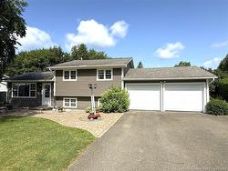 102 Scott ST  Woodstock, NB E7M 2P9