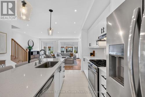 76 Windtree Way, Halton Hills, ON - Indoor Photo Showing Kitchen With Stainless Steel Kitchen With Upgraded Kitchen