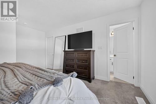 76 Windtree Way, Halton Hills, ON - Indoor Photo Showing Bedroom