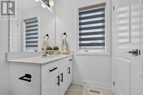 76 Windtree Way, Halton Hills, ON - Indoor Photo Showing Bathroom
