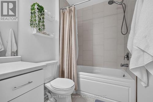 76 Windtree Way, Halton Hills, ON - Indoor Photo Showing Bathroom