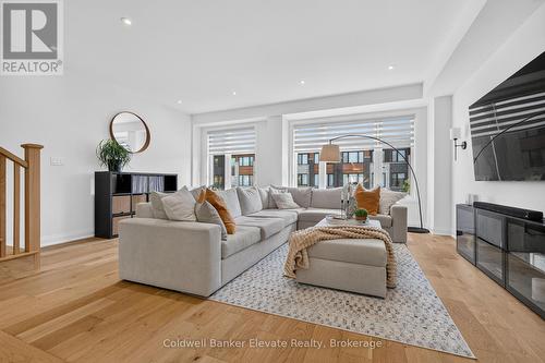 76 Windtree Way, Halton Hills, ON - Indoor Photo Showing Living Room