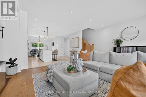 76 Windtree Way, Halton Hills, ON - Indoor Photo Showing Living Room