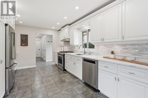 19 Concession 5 E, Hamilton, ON - Indoor Photo Showing Kitchen With Upgraded Kitchen