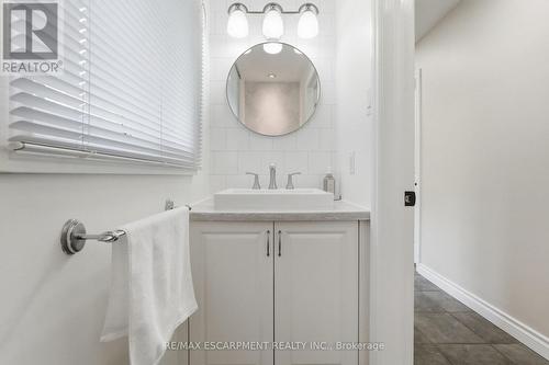 19 Concession 5 E, Hamilton, ON - Indoor Photo Showing Bathroom