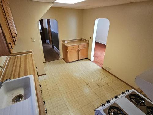 320 Dease Street, Thunder Bay, ON - Indoor Photo Showing Other Room