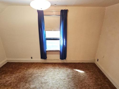 320 Dease Street, Thunder Bay, ON - Indoor Photo Showing Other Room