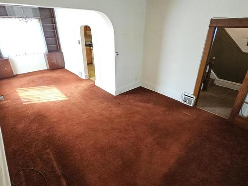 320 Dease Street, Thunder Bay, ON - Indoor Photo Showing Other Room