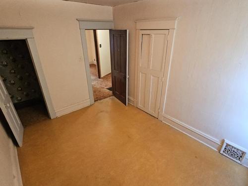 320 Dease Street, Thunder Bay, ON - Indoor Photo Showing Other Room