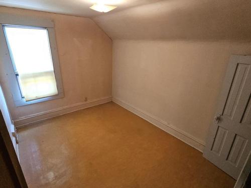 320 Dease Street, Thunder Bay, ON - Indoor Photo Showing Other Room