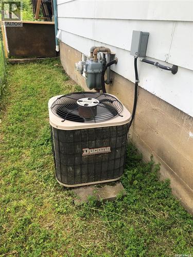 322 5Th Avenue E, Canora, SK - Outdoor
