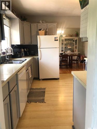 322 5Th Avenue E, Canora, SK - Indoor Photo Showing Kitchen With Double Sink