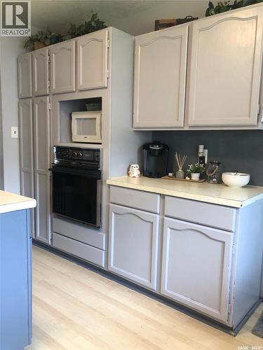 322 5Th Avenue E, Canora, SK - Indoor Photo Showing Kitchen