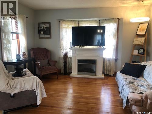 322 5Th Avenue E, Canora, SK - Indoor With Fireplace