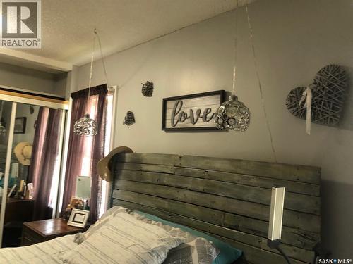 322 5Th Avenue E, Canora, SK - Indoor Photo Showing Bedroom