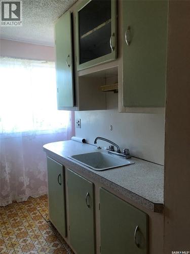 322 5Th Avenue E, Canora, SK - Indoor Photo Showing Kitchen