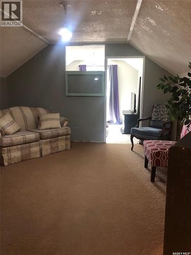 322 5Th Avenue E, Canora, SK - Indoor
