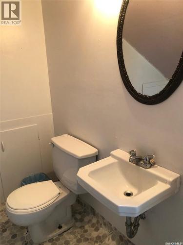 322 5Th Avenue E, Canora, SK - Indoor Photo Showing Bathroom
