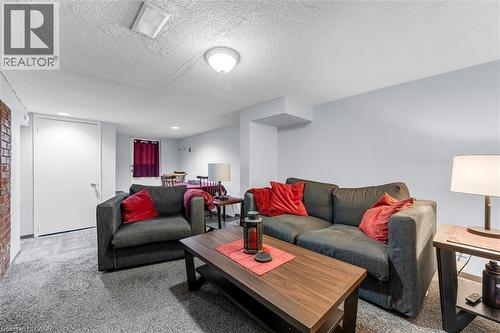 121 Edgemont Street N, Hamilton, ON - Indoor Photo Showing Living Room