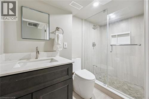 121 University Avenue E Unit# 11, Waterloo, ON - Indoor Photo Showing Bathroom