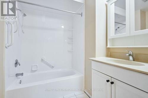 67 Ramsgate Private, Ottawa, ON - Indoor Photo Showing Bathroom