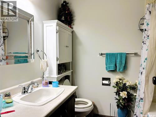 127 1128 Mckercher Drive, Saskatoon, SK - Indoor Photo Showing Bathroom