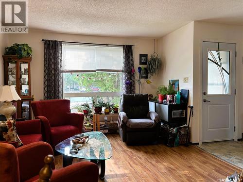 127 1128 Mckercher Drive, Saskatoon, SK - Indoor Photo Showing Living Room