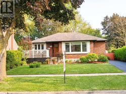 113 PONTIAC AVENUE Oshawa, ON L1G 3M1