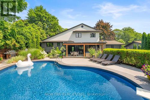 261 Pinetree Way, Mississauga, ON - Outdoor With In Ground Pool With Backyard